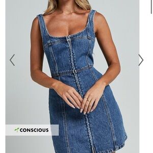Nwt size small (4) denim mini zip dress